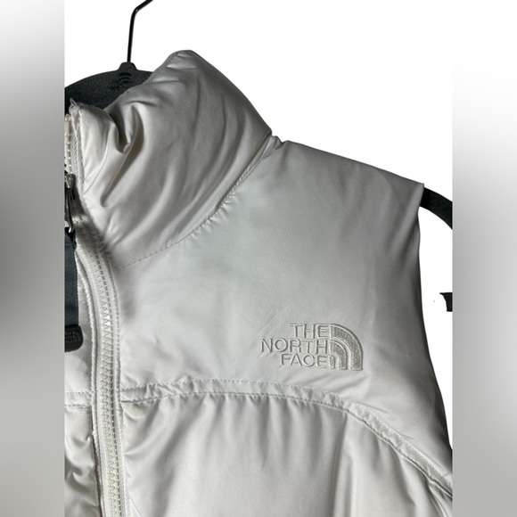 The North Face Women’s 700 Down Puffer Vest White Zip Up Sleeveless Size Medium - Picture 4 of 12
